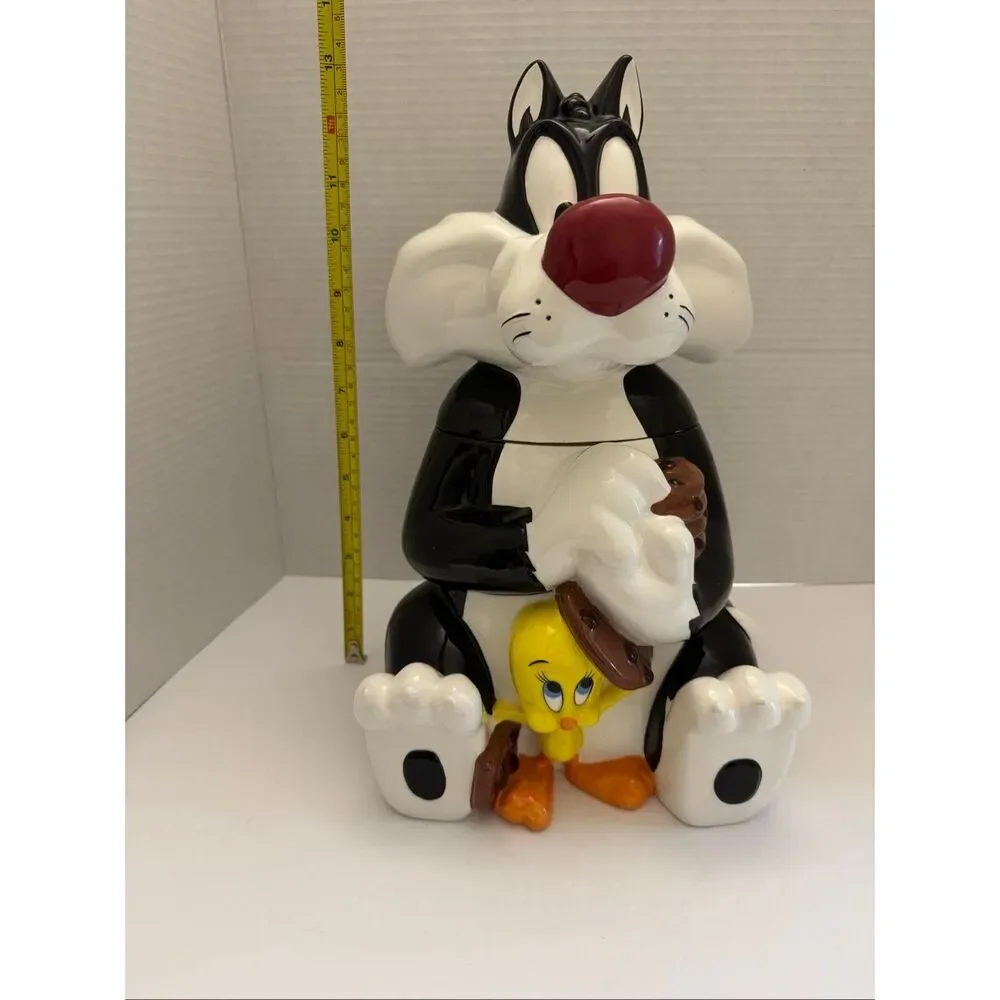Warner Brothers Looney Tunes Sylvester Holding Cookies & Tweety Bird Cookie Jar